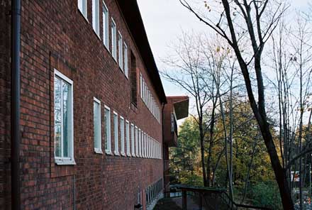 Karolinska Institutets huvudbyggnad med aula och bibliotek