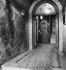 Entré Sturegatan 32. Entré Sturegatan 32